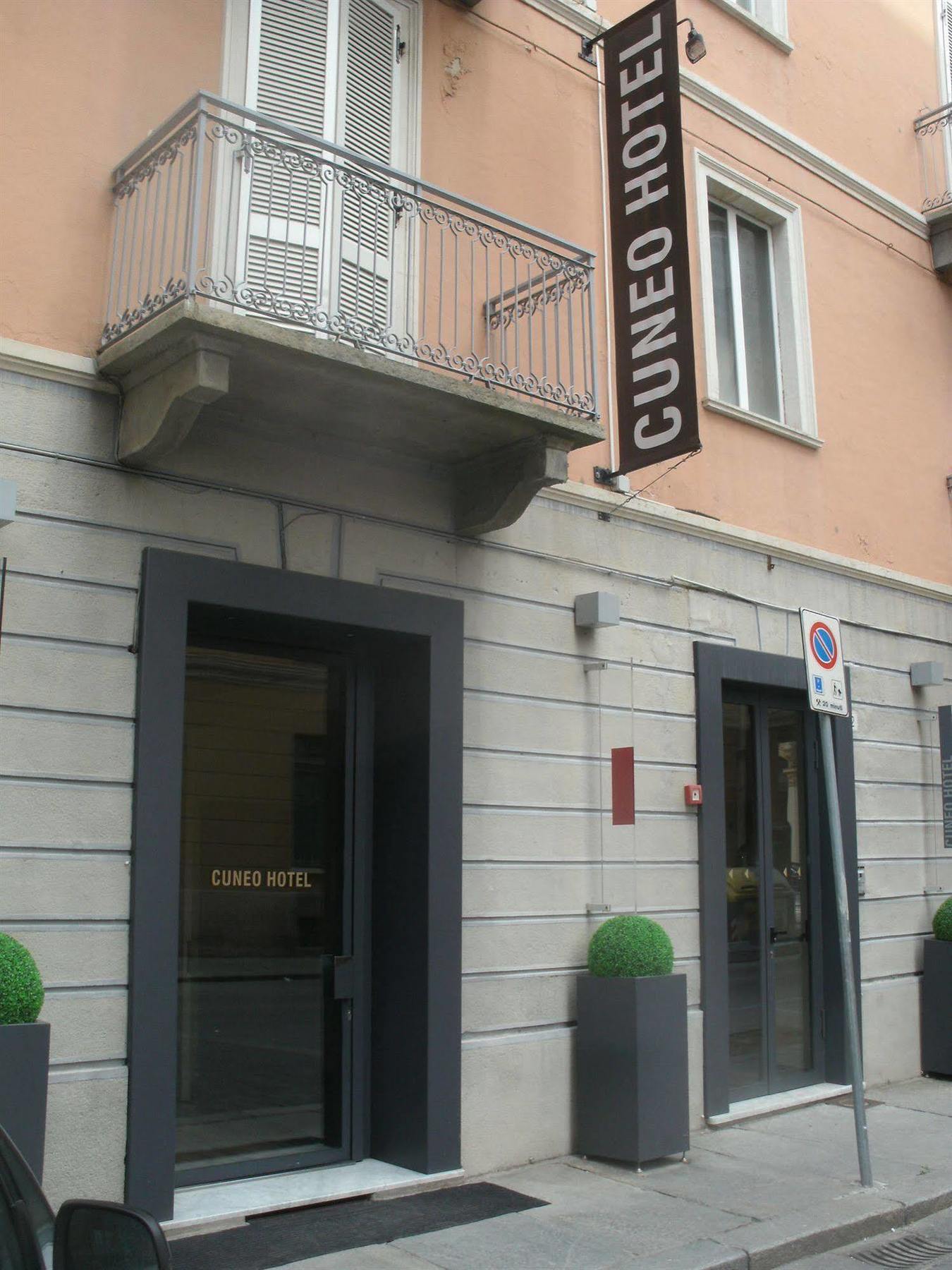 Cuneo Hotel Экстерьер фото